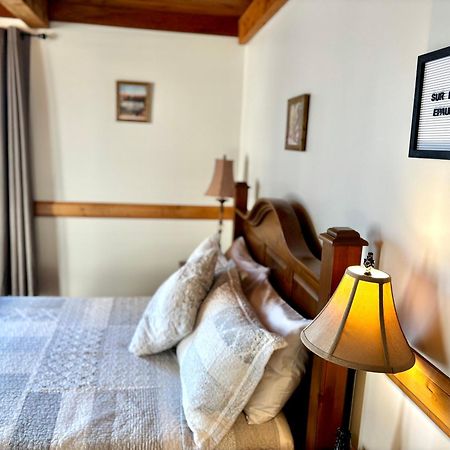 Auberge la Mansarde La Malbaie Extérieur photo