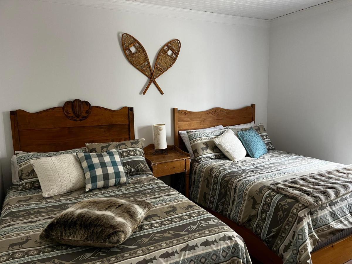 Auberge la Mansarde La Malbaie Extérieur photo