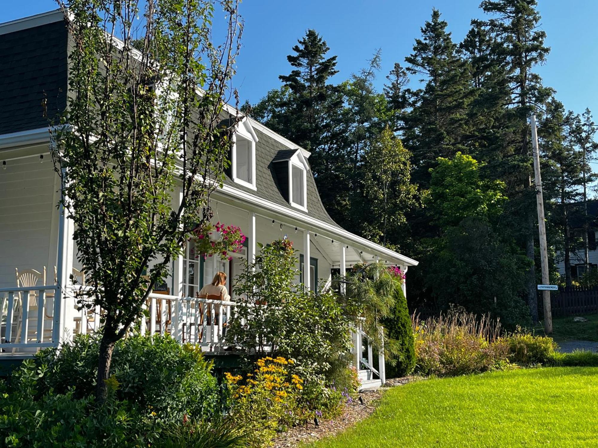 Auberge la Mansarde La Malbaie Extérieur photo