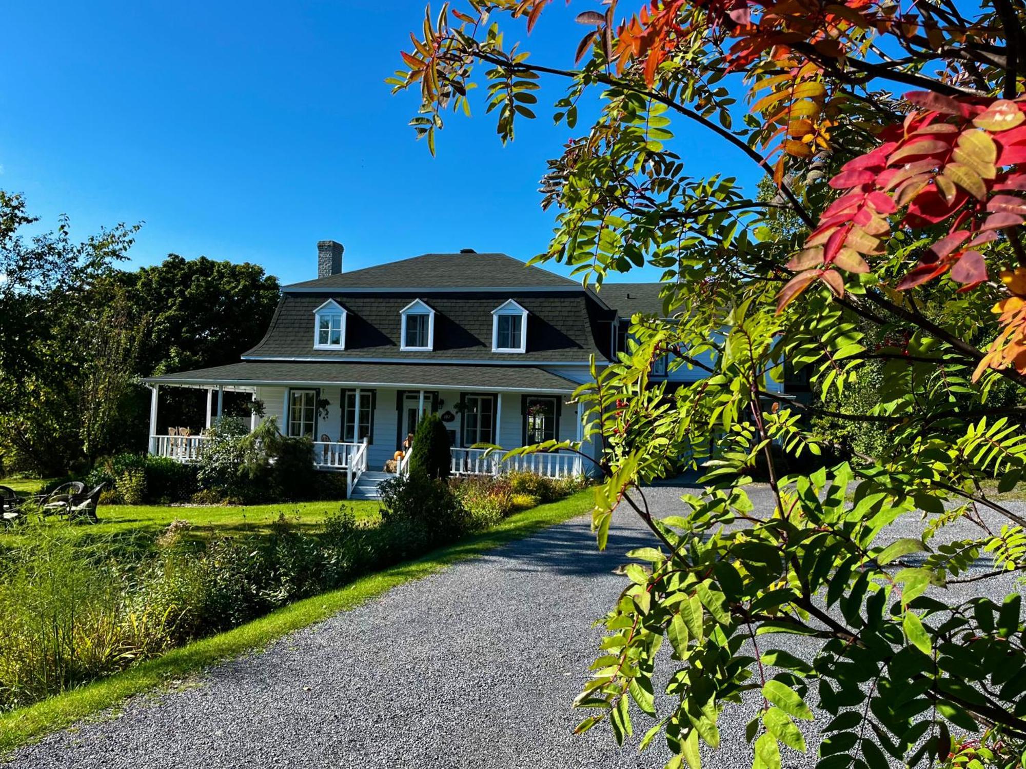 Auberge la Mansarde La Malbaie Extérieur photo