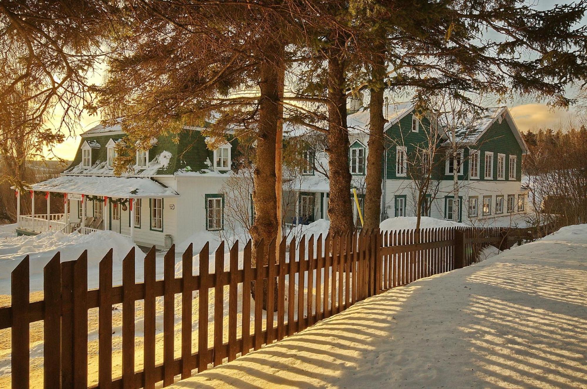 Auberge la Mansarde La Malbaie Extérieur photo