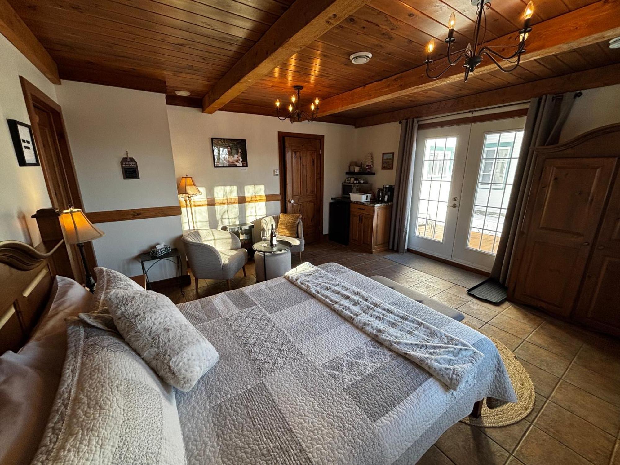 Auberge la Mansarde La Malbaie Extérieur photo