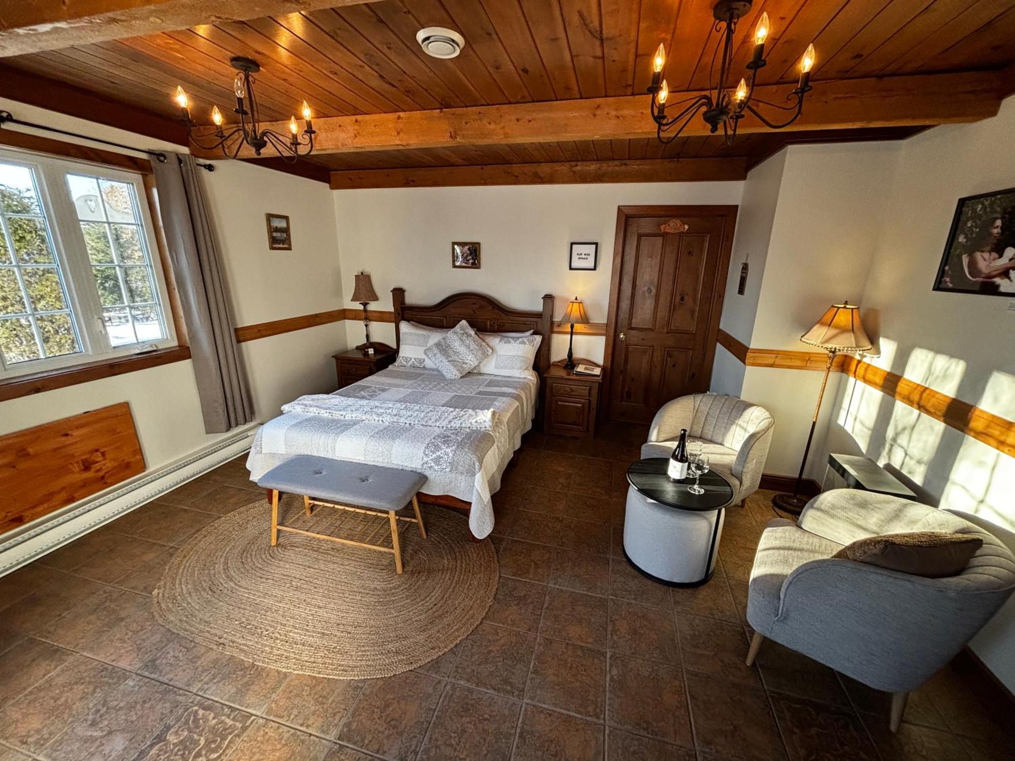 Auberge la Mansarde La Malbaie Extérieur photo